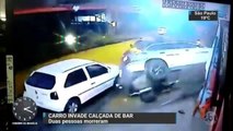 Carro invade bar e mata duas pessoas em Goiás