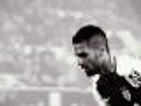 Falcao hattrick sends Monaco top