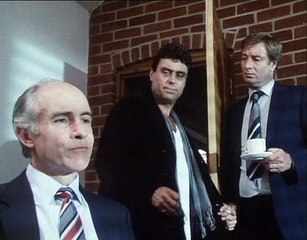 Lovejoy - S01E01 - The Firefly Cage