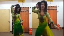 kamli ho gayi yaar local girl dance in room hot dance girl