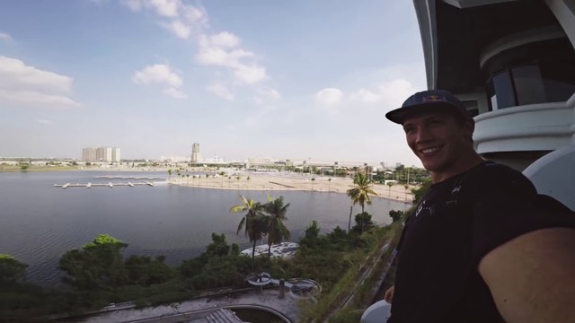 Parkour sur les toits d'un hotel de luxe abandonné !