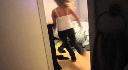 Su novia esta con otro en la cama