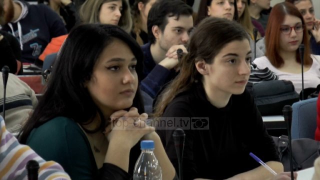 Profesori grek: Çamët, pastrim etnik - Top Channel Albania - News - Lajme