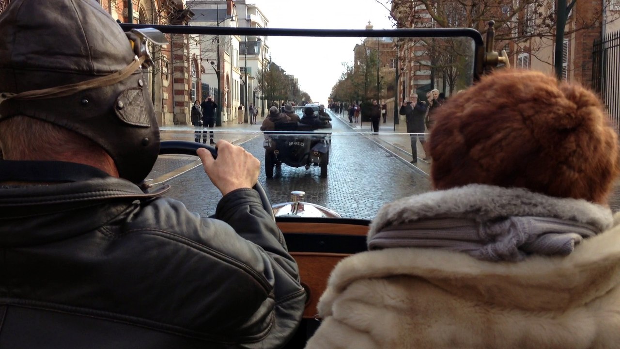 Habits de lumiere 2016 Epernay, parade automobile
