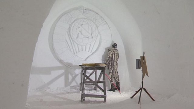 Artists create elaborate ice sculptures in Russia