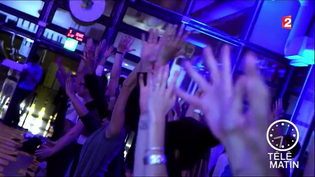 Echos - Insolites la fête bat son plein le matin