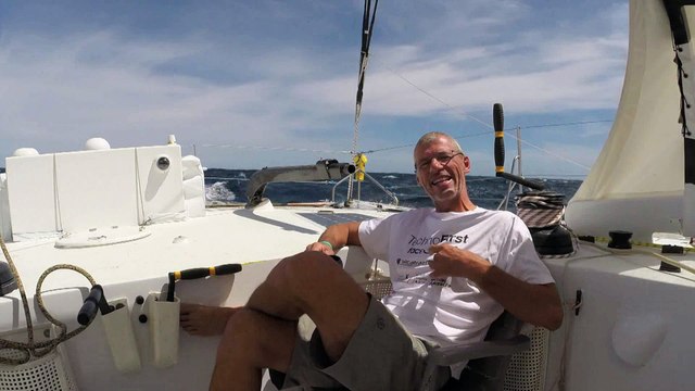 D36 : Sebastien Destremau waiting for the bus to the Indian Ocean / Vendée Globe