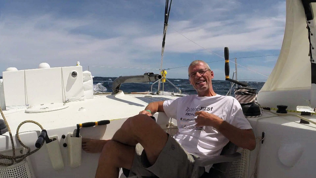 D36 : Sebastien Destremau "waiting for the bus to the Indian Ocean"/ Vendée Globe