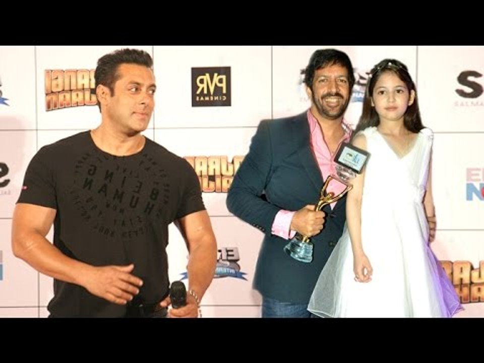 Cute Harshali Malhotra Wins An Award For Her Role In Bajrangi Bhaijaan