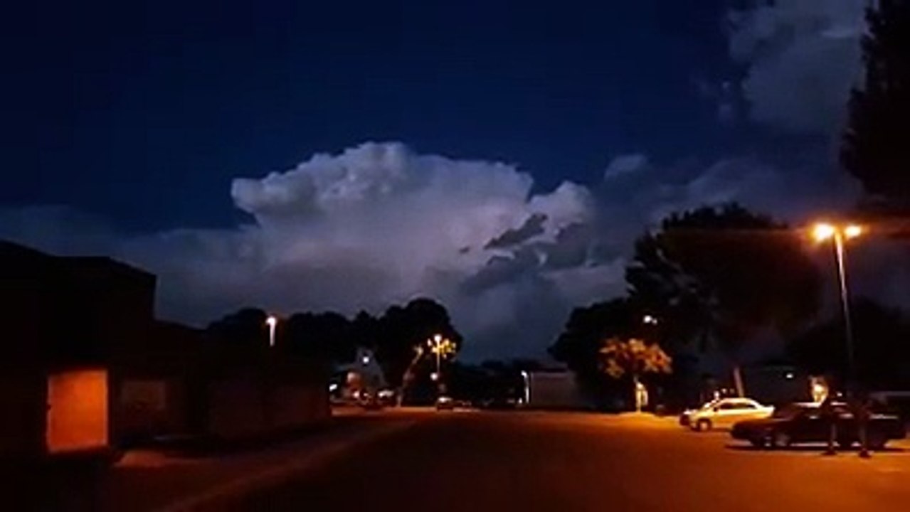 Ball lightning is a rare phenomenon video Dailymotion
