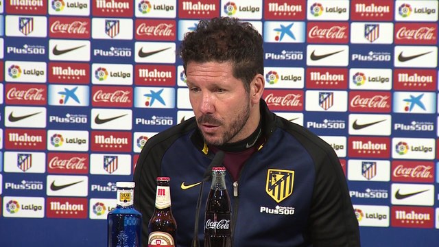 Simeone, a favor del nuevo escudo del Atlético de Madrid