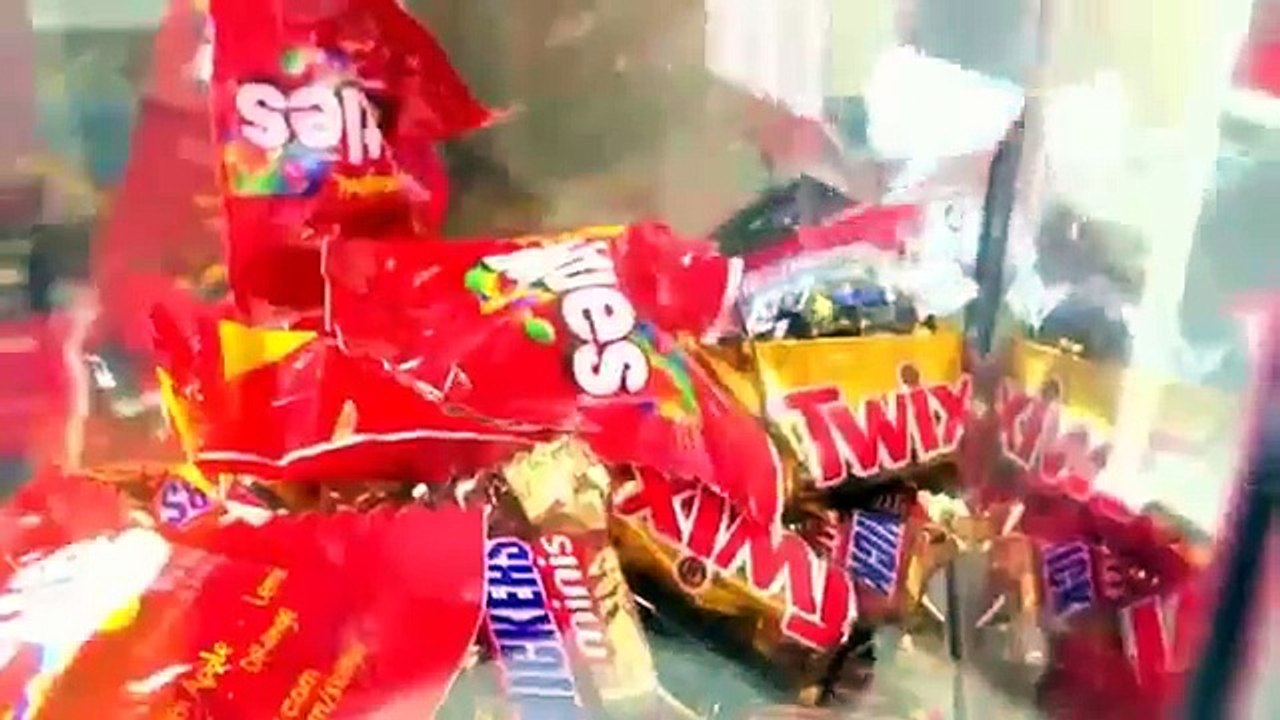 #7 - elsa congelada se convierte en un bebé! araña congelado comodín elsa, máquina de dulces!