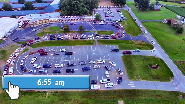 Quand les parents déposent leurs enfants à l'école en voiture