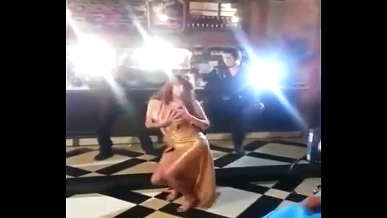 anushka sharma oops moment