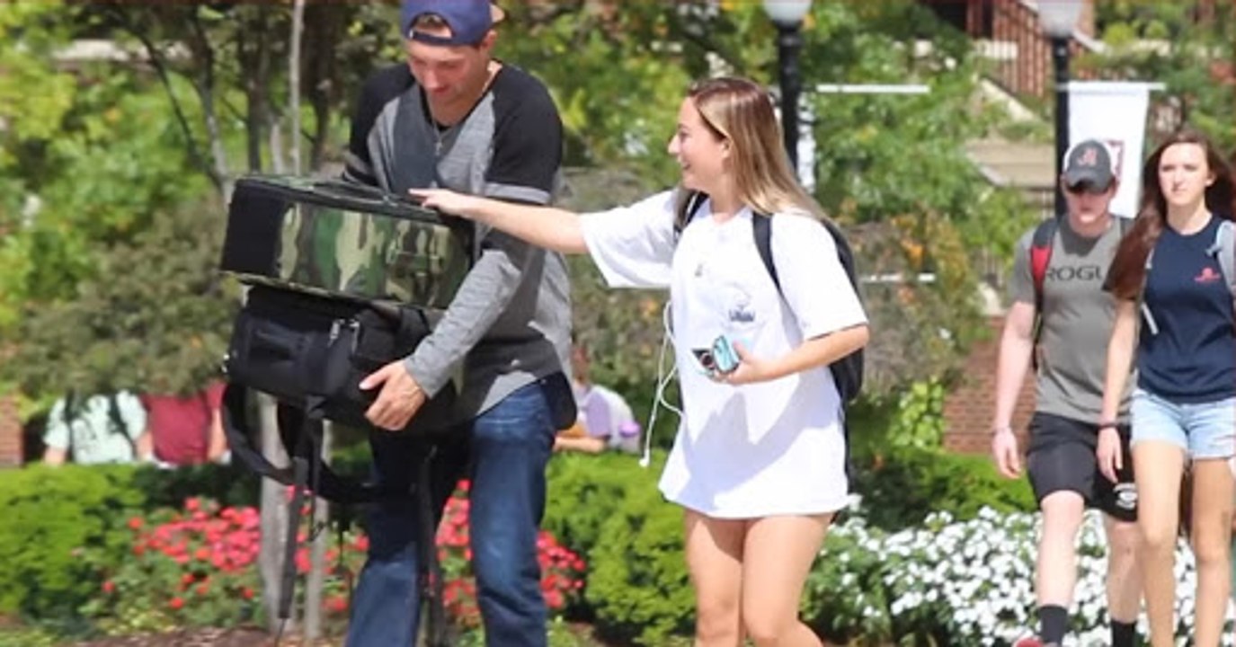 Clever Way To Get A Girls Number!!