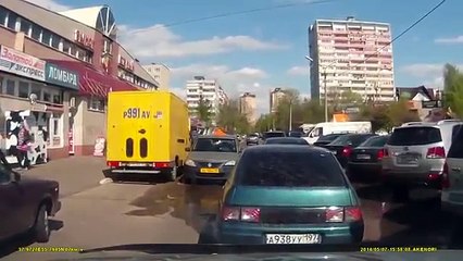 Traffic Conflict Turns Into A Fighting Championship