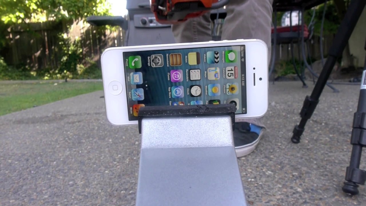 iPhone 5 vs Chainsaw  Destruction Test