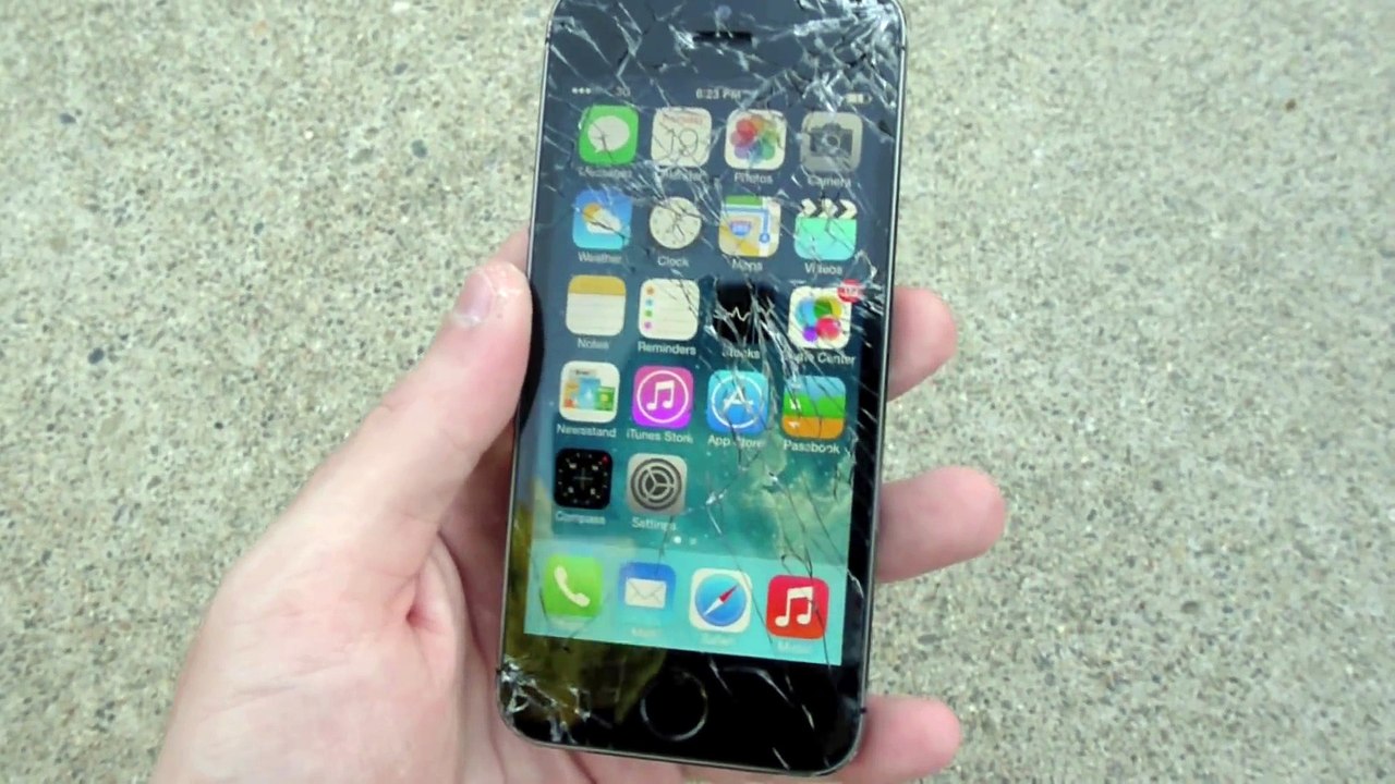 iPhone 5S Razor Sharp Knife Scratch Test!