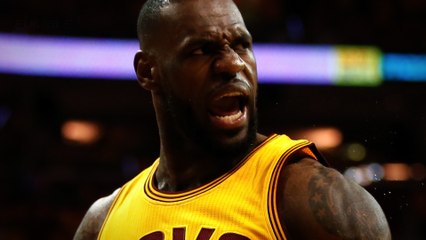 PISSED Lebron James Yells "Ball Don't Lie" After Frank Kaminsky Misses Free-Throw