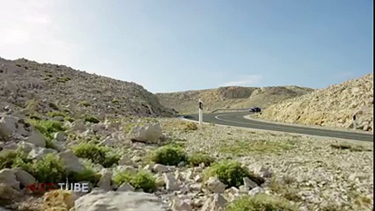 2016 Mercedes AMG SLC 43 - Drive and Design