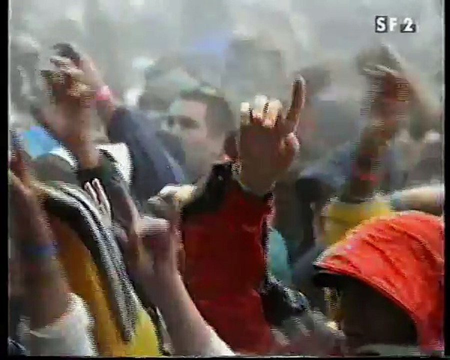 Manu Chao - Intro & Machine Gun (Live)