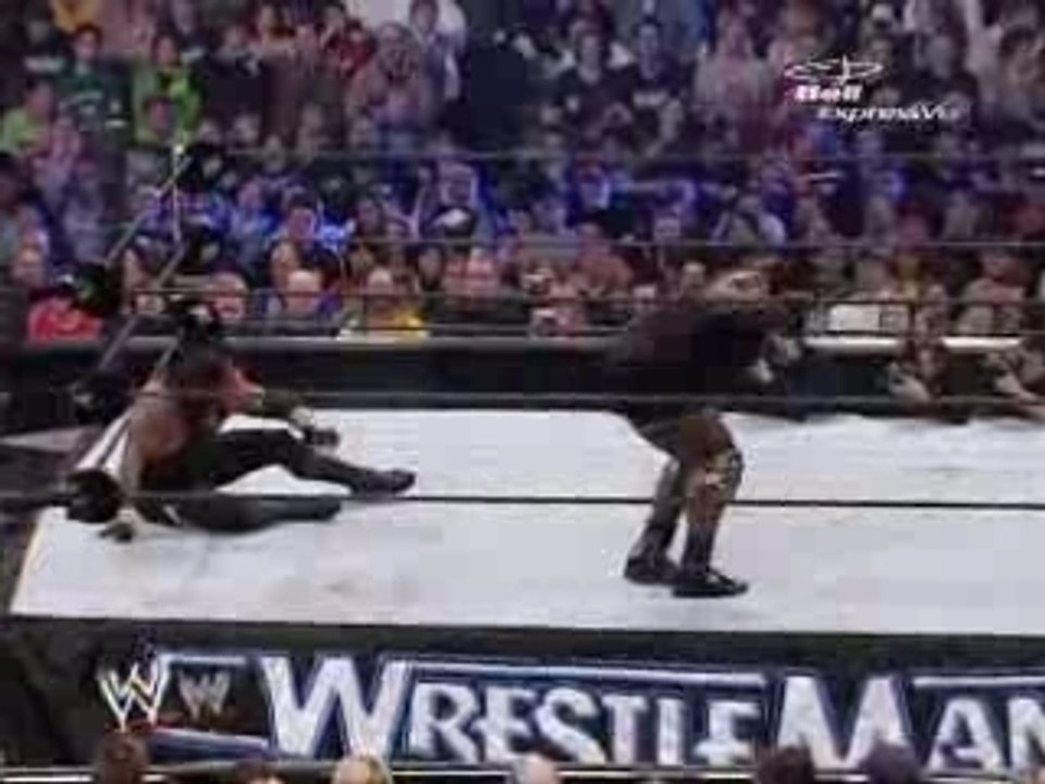 WWE- Wres 22 - Undertaker VS Mark Henry (Casket Match)