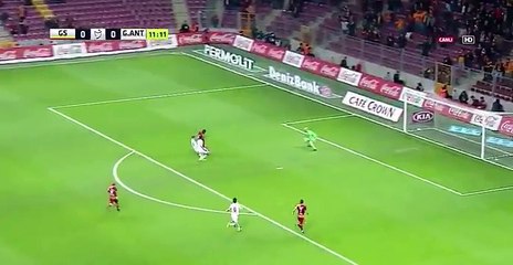 Un joueur de Galatasaray rend hommage à la police avec son but