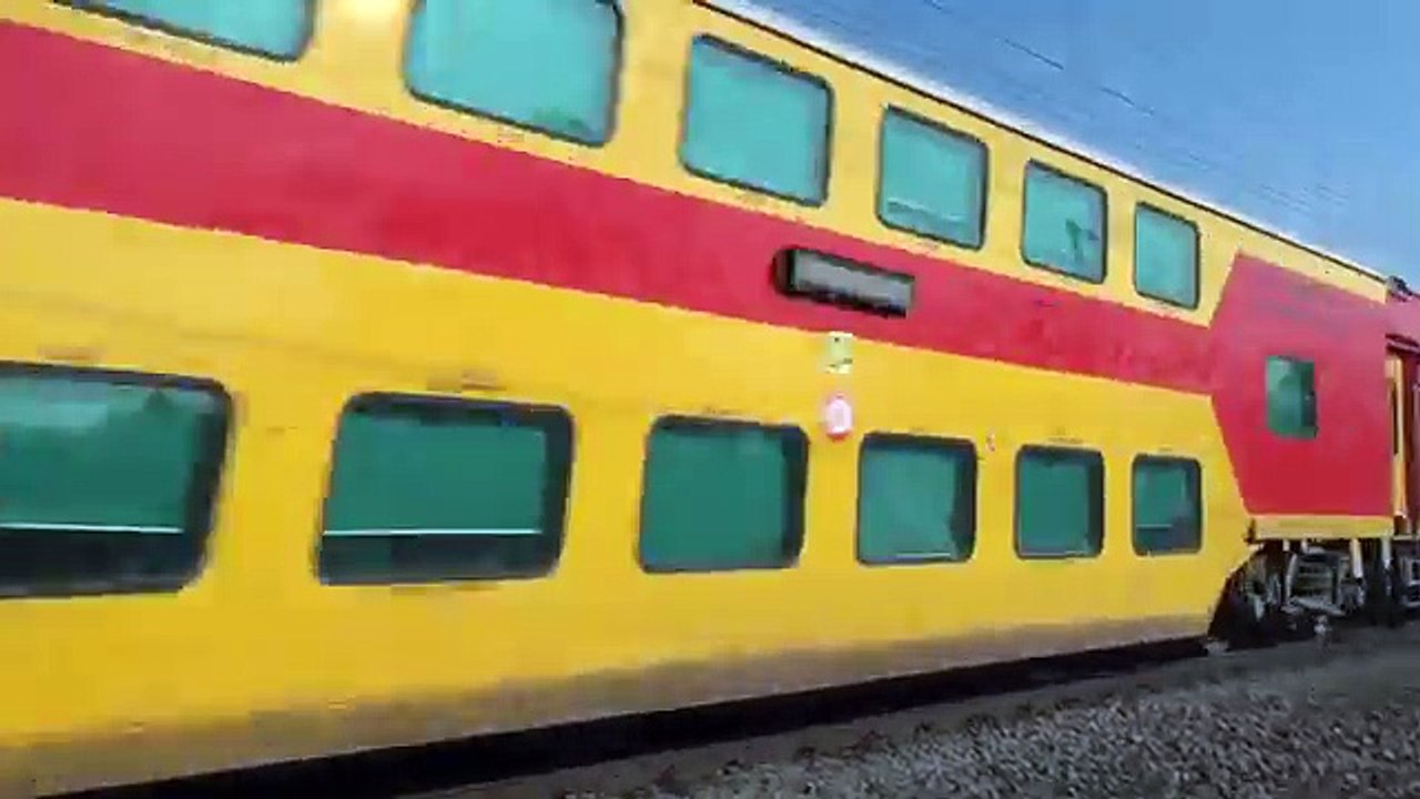 DASHING_OVERTAKE_BY_DOUBLE_DECKER_AC_EXPRESS_WITH_LATEST_BRC_WAP-5#_30055