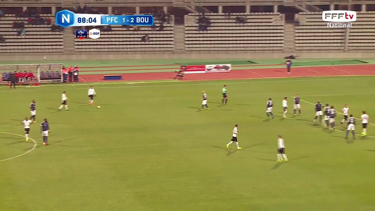 Coup franc avec une frappe lointaine