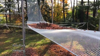 une trapéziste chute sur un tas de feuilles