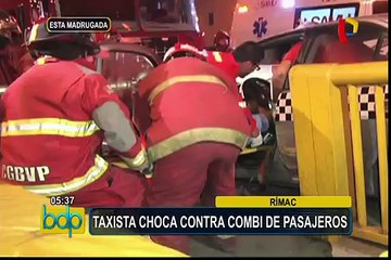 Rímac: taxista choca contra combi llena de pasajeros