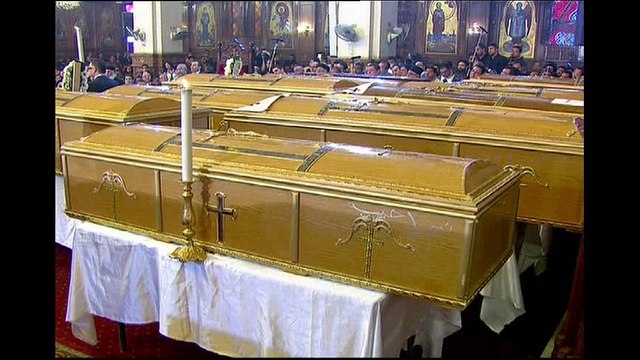 Funerali al Cairo per i 25 copti uccisi in un attentato contro una chiesa