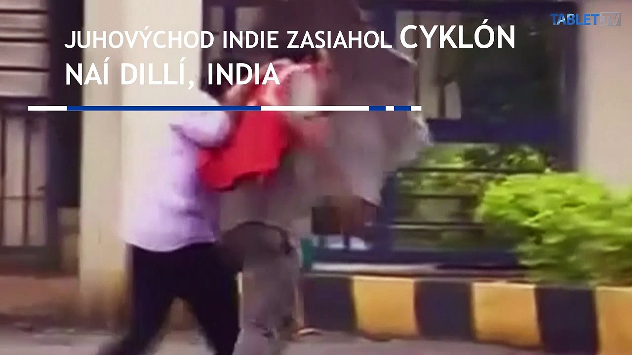 India: Cyklón usmrtil najmenej dvoch ľudí