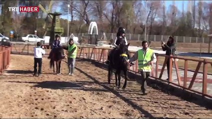 Engelli vatandaşlar hipoterapi ile tedavisine destek sağlıyor