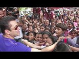 Salman Khan's Little FANS Go Crazy At Bajrangi Bhaijaan Event In Bandra, Mumbai