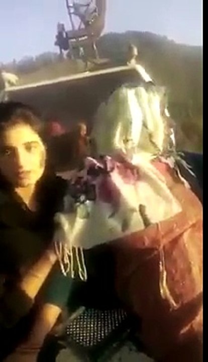 خاتون جب پہلی دفعہ چیر لفٹ پر سوار ہوہی تو کچھ یو ہوا ___ ضرور دیکھیں