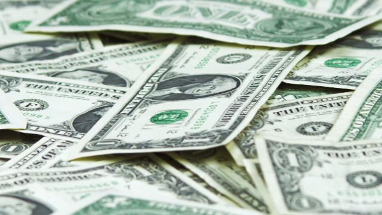 Social Media is Outraged at Couple's Viral Tipping 'Trick' Post