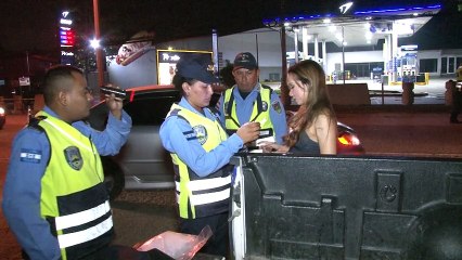 Video herunterladen: Fuertes operativos en horas de la madrugada en San Pedro Sula