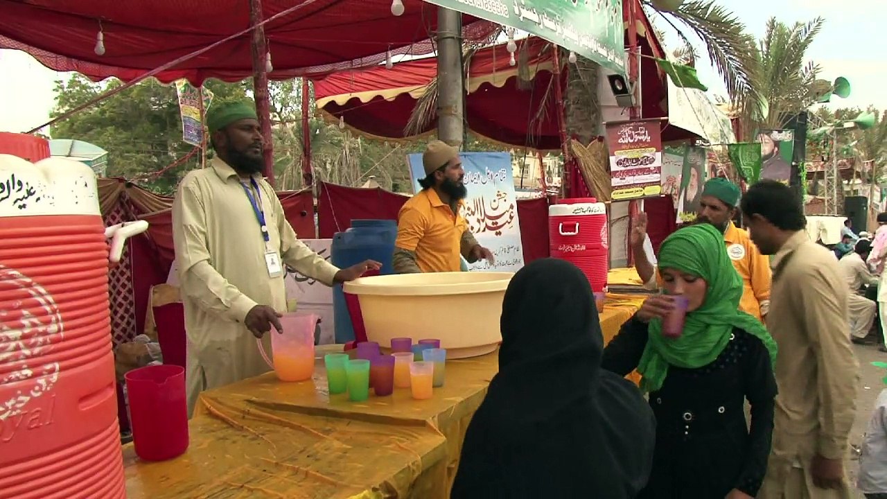 Muslims in Pakistan celebrate birthday of Proph...