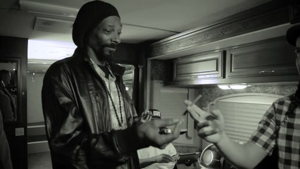 Walk Off The Earth & Snoop Dogg "Lighters Up"