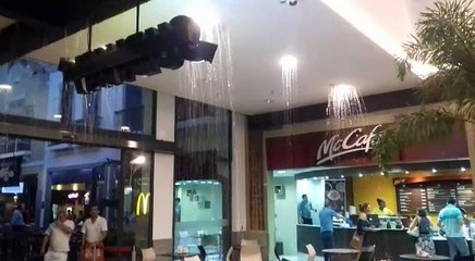 Teto do shopping Nova América desaba durante temporal