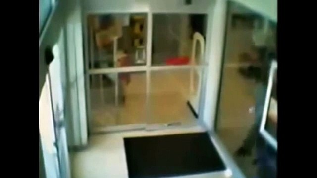 DONT PLAY THE PHONE WHILE YOU DRIVING | AKIBAT GAME HP