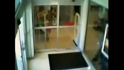 DONT PLAY THE PHONE WHILE YOU DRIVING | AKIBAT GAME HP