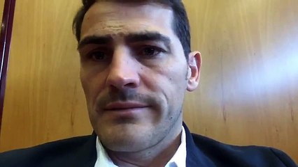 [ Real Madrid ] Iker Casilas compartir emoción con ventiladores Cuando se jubile / share feeling with fan when retire