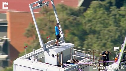 Daredevil Slack-lines Between Mexican Skyscrapers-G__lqJpczFw