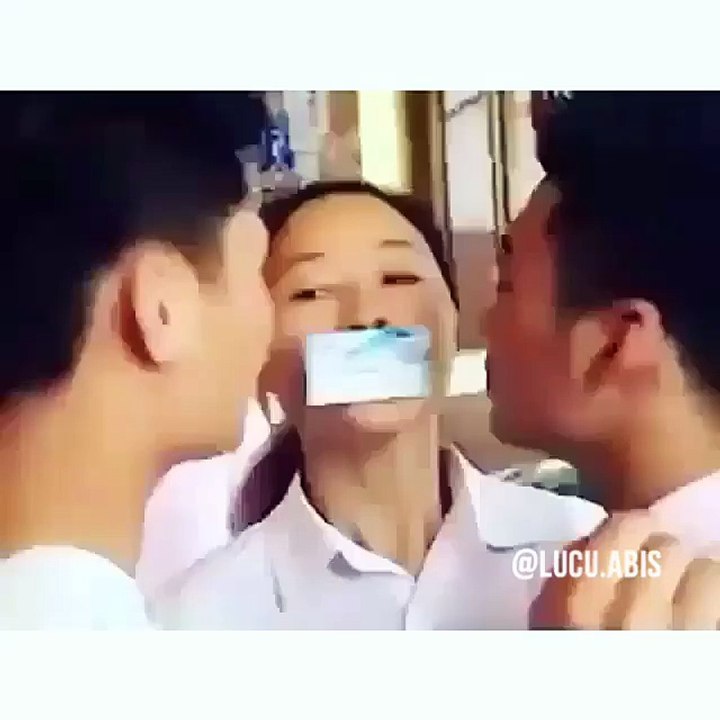 funny kissing prank