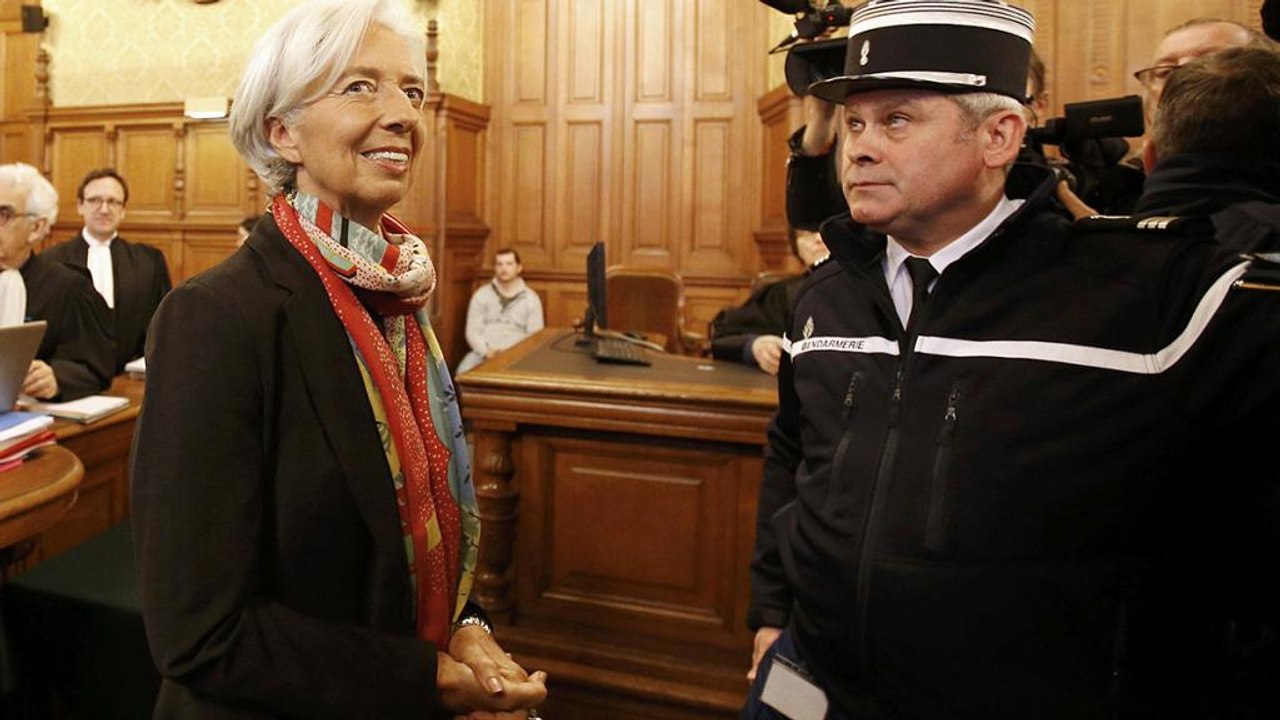 Lagarde si difende in trubinale sul caso Tapie-Credit Lyonnais