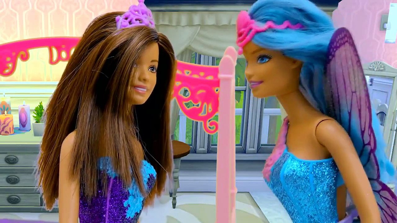 विश्वविद्यालय राजकुमारी के लिए बार्बी सीखता