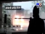 Horrific Video : Cyclone Vardah topples bus in Chennai - Tv9 Gujarati