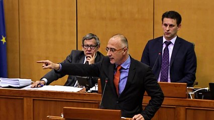 Vrdoljak eksplodirao, a Petrov opravdava novac za svoj doktorat!